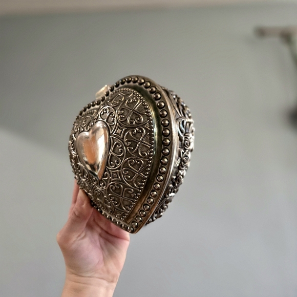 Silver Plated Velvet Lined Intricate Floral Heart Jewelry Trinket Box Vintage - Picture 8 of 10
